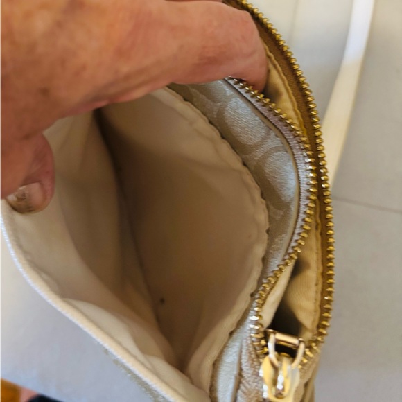 Coach - Picture 7 of 8